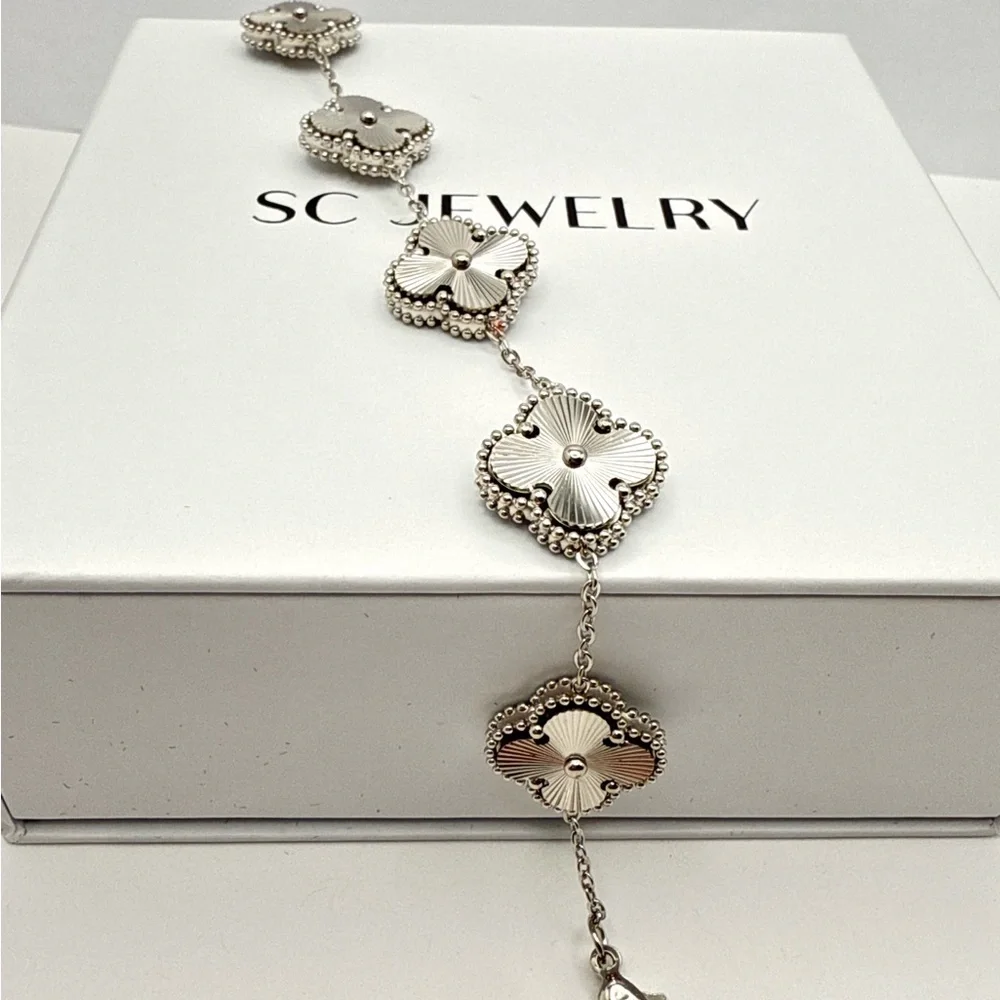 Last 1🔥Silver Color Clover Bracelet 5 Motifs Double Layered
